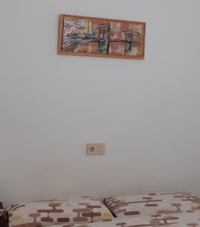 Habitacion Doble Privada En ฟิกวยเรส ภายนอก รูปภาพ
